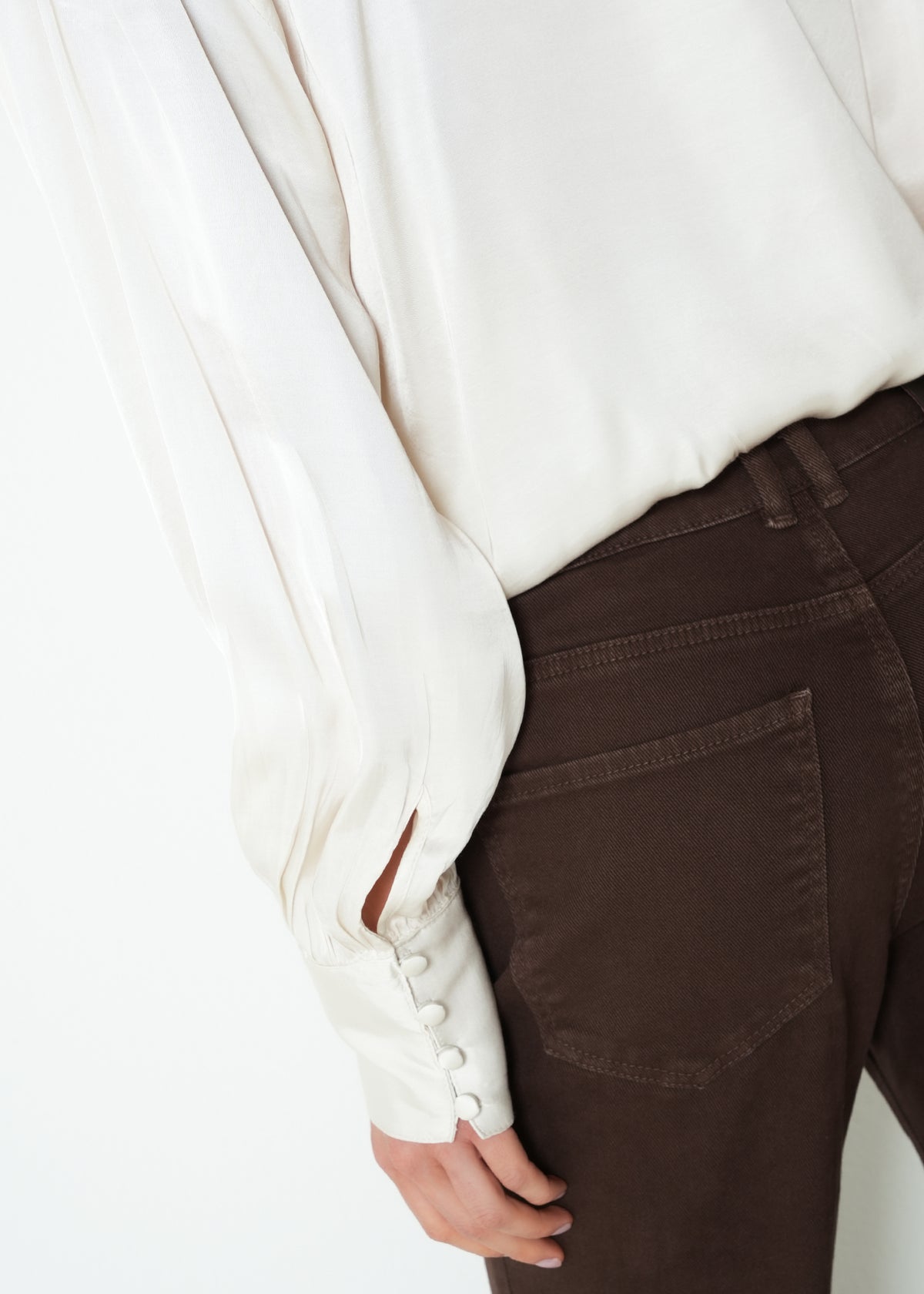 Camisa oversize manga larga cuello en V - Crudo 14_413H331_CRU110605_6