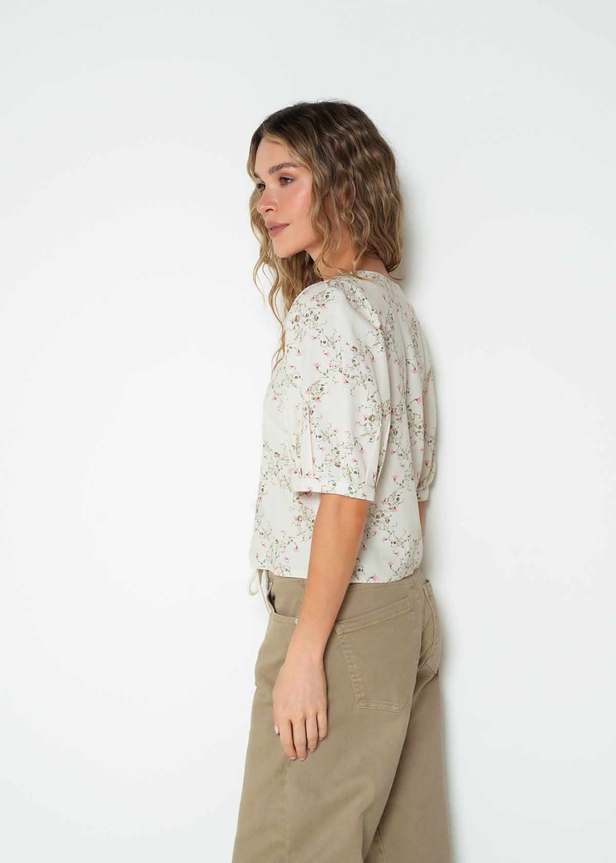 Camisa regular manga 3-4 cuello bandeja floral - Crudo 14_413H377_CRU110605_5