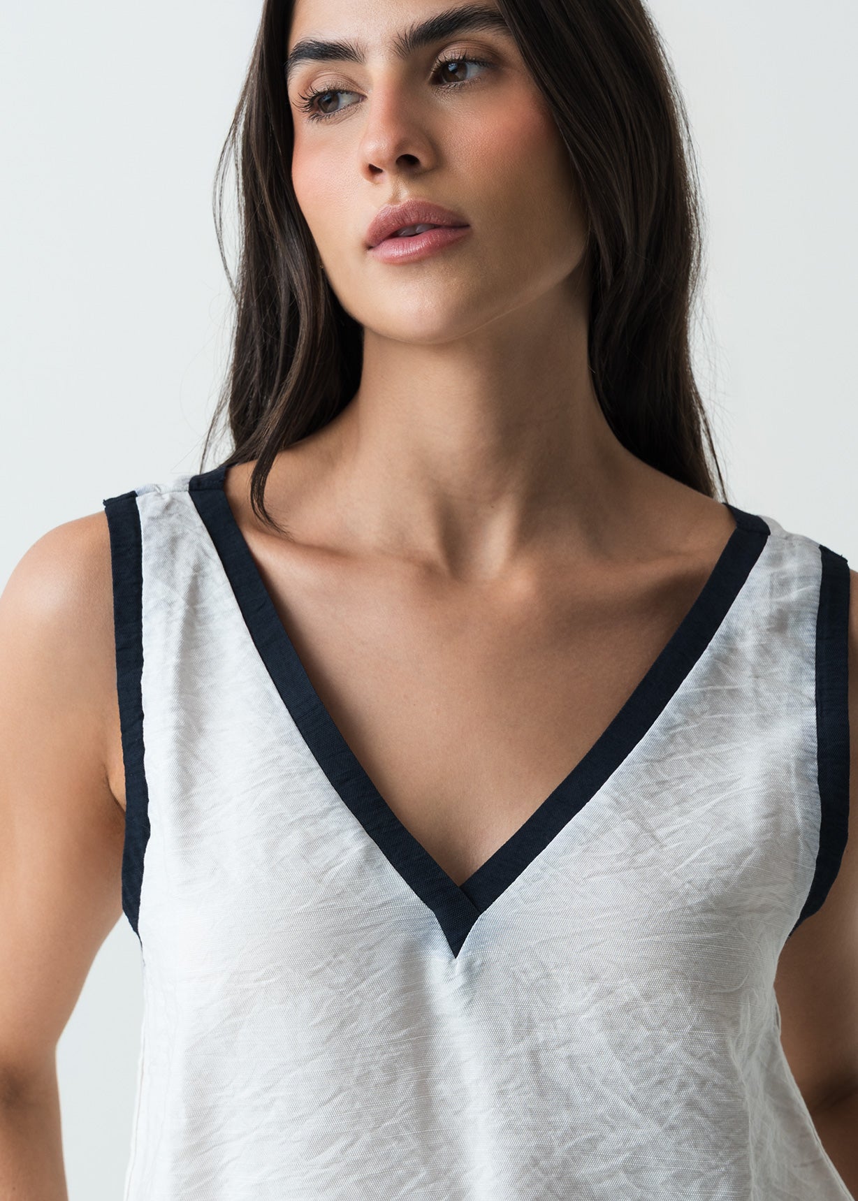 Camisa manga sisa con escote en V - Crudo 14_415G039_CRU111001_4