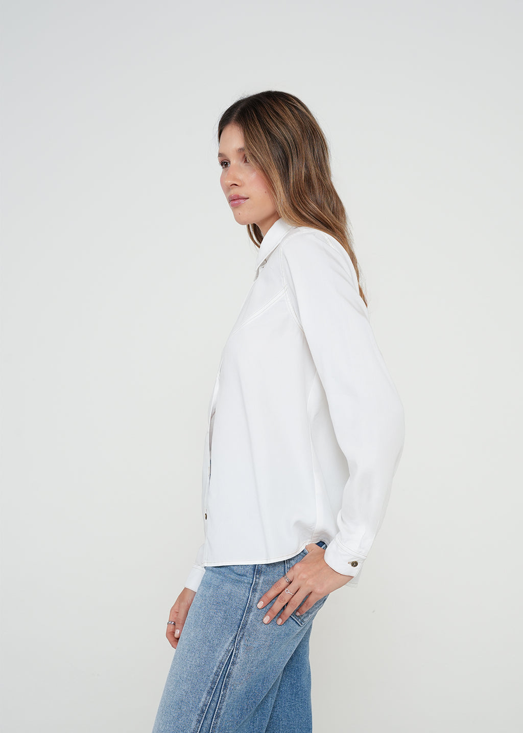 Camisa de botones con diseño en V - Crudo 14_415H014_CRU111001_5