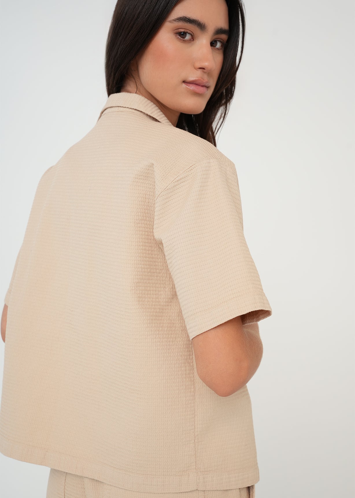 Camisa clásica con bolsillo - Beige 14_419G366_BEI151307_7