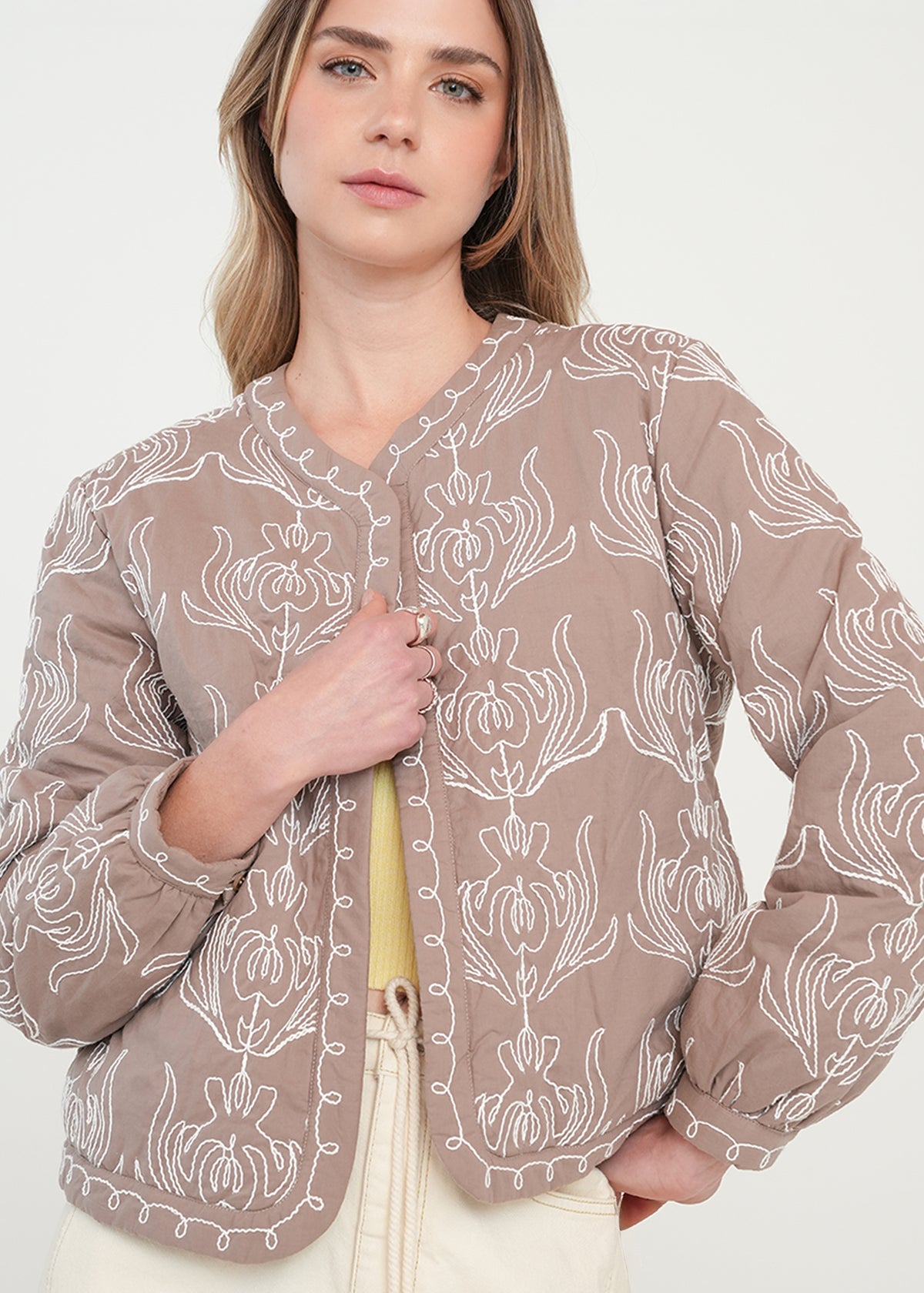 Chaqueta con bordado floral - Gris 14_421H029_GRI171212_0