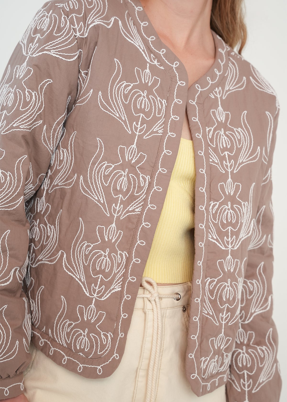 Chaqueta con bordado floral - Gris 14_421H029_GRI171212_4