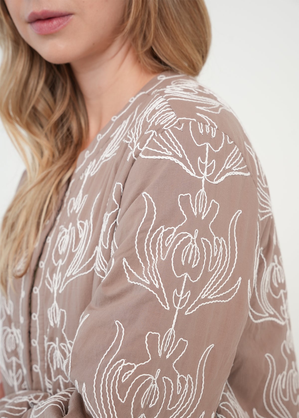 Chaqueta con bordado floral - Gris 14_421H029_GRI171212_6