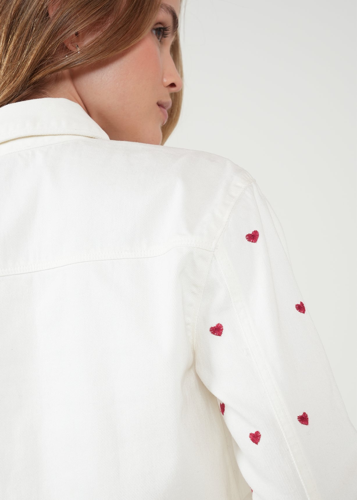 Chaqueta con corazones bordados - Crudo 14_421H325_CRU111001_4