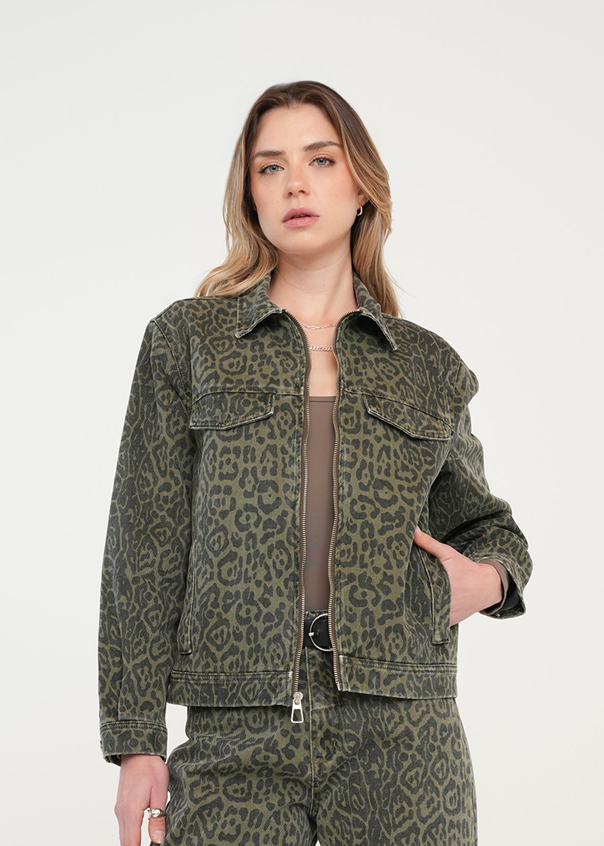 Chaqueta de animal print - Verde 14_421H339_VER190515_0