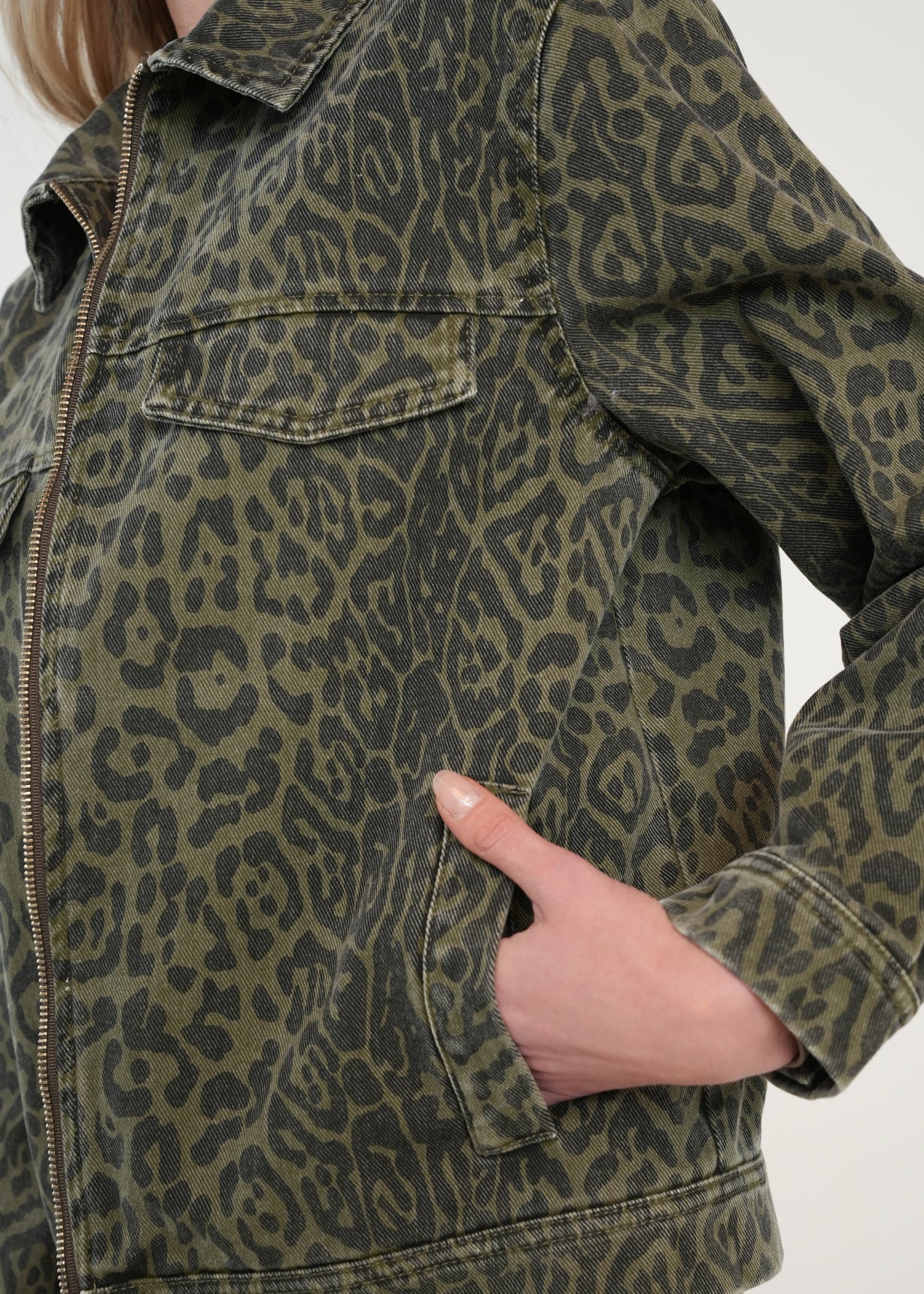 Chaqueta de animal print - Verde 14_421H339_VER190515_4