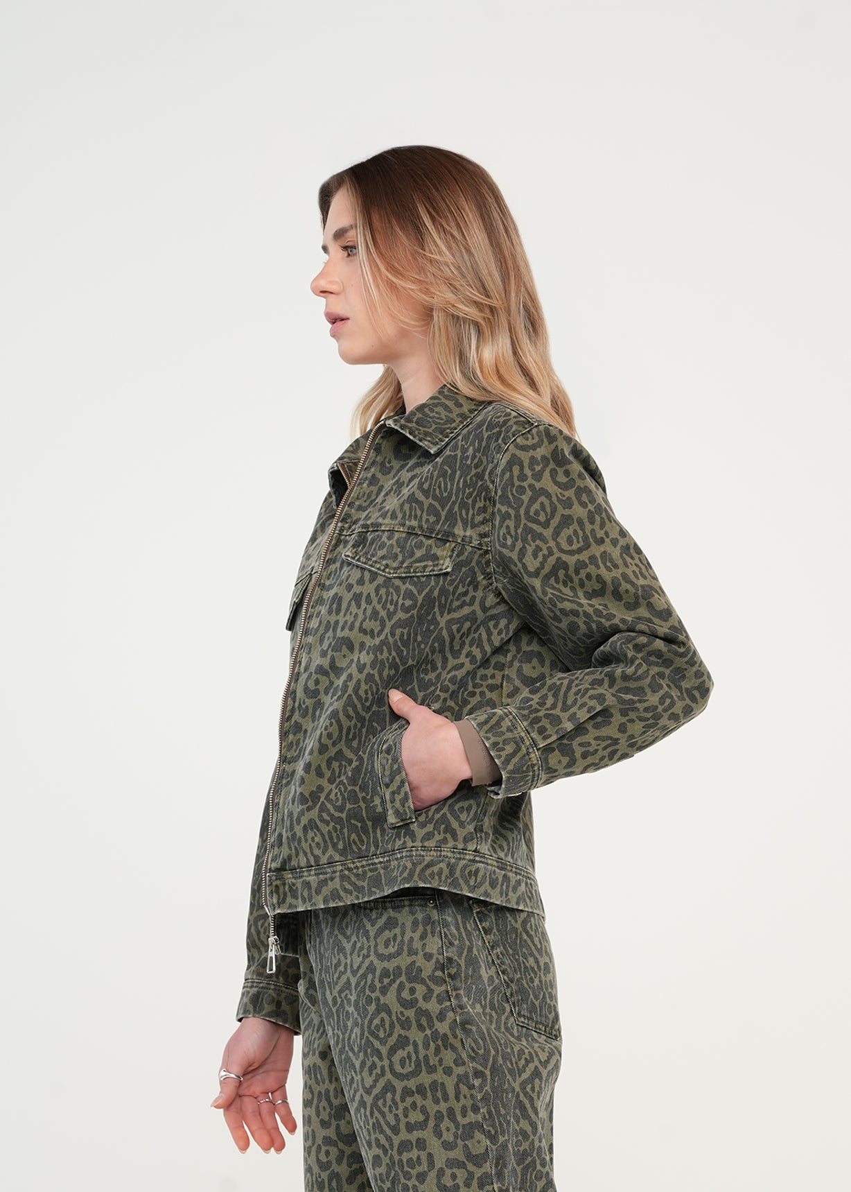 Chaqueta de animal print - Verde 14_421H339_VER190515_5