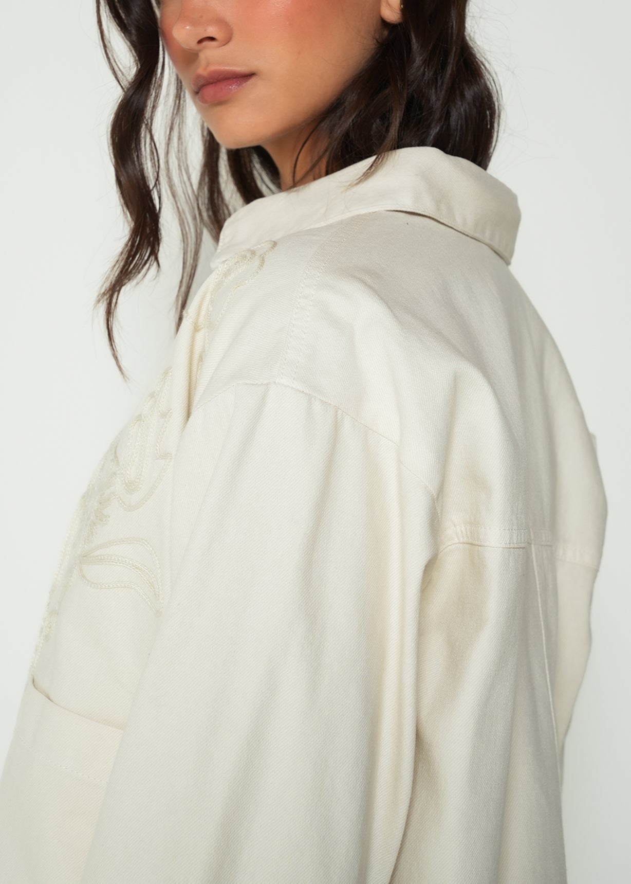 Chaqueta oversize con detalle bordado - Crudo 14_422H352_CRU110605_4