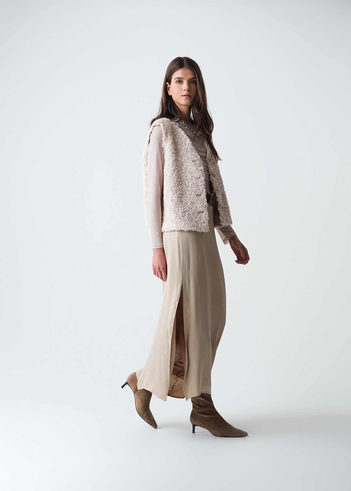 Chaleco afelpado con botones - Beige 14_423G074_BEI131012_3
