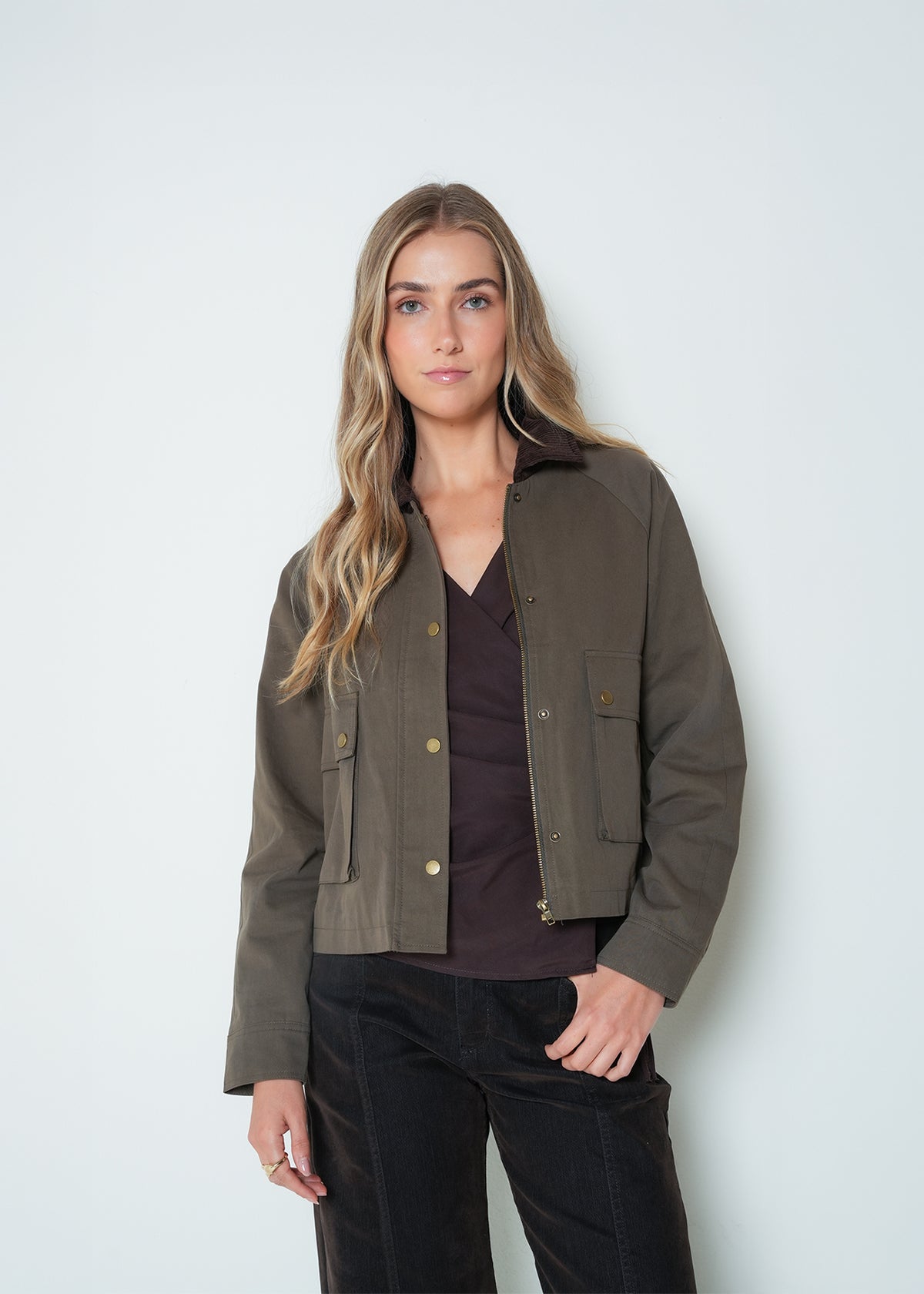 Chaqueta manga larga cuello clásico - Verde 14_423H078_VER190511_0