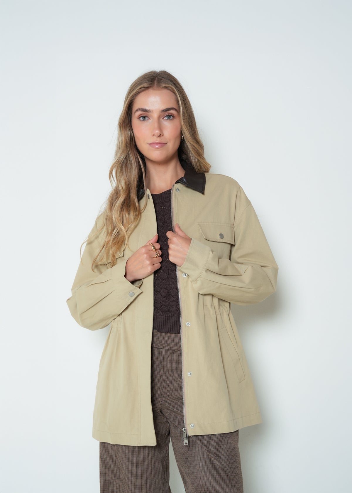 Chaqueta manga larga cuello clásico - Beige 14_423H079_BEI161108_0