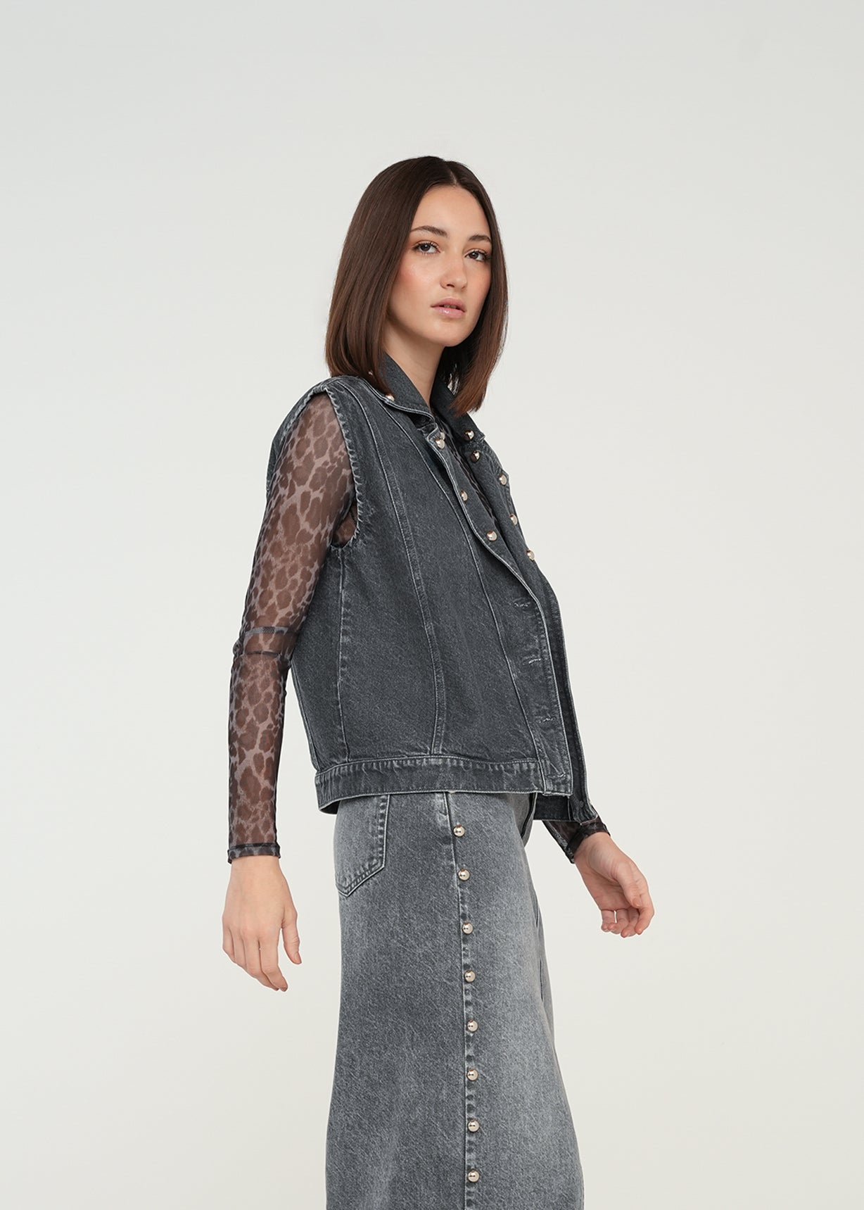 Chaleco largo con taches - Gris 14_429G302_GRI175104_5