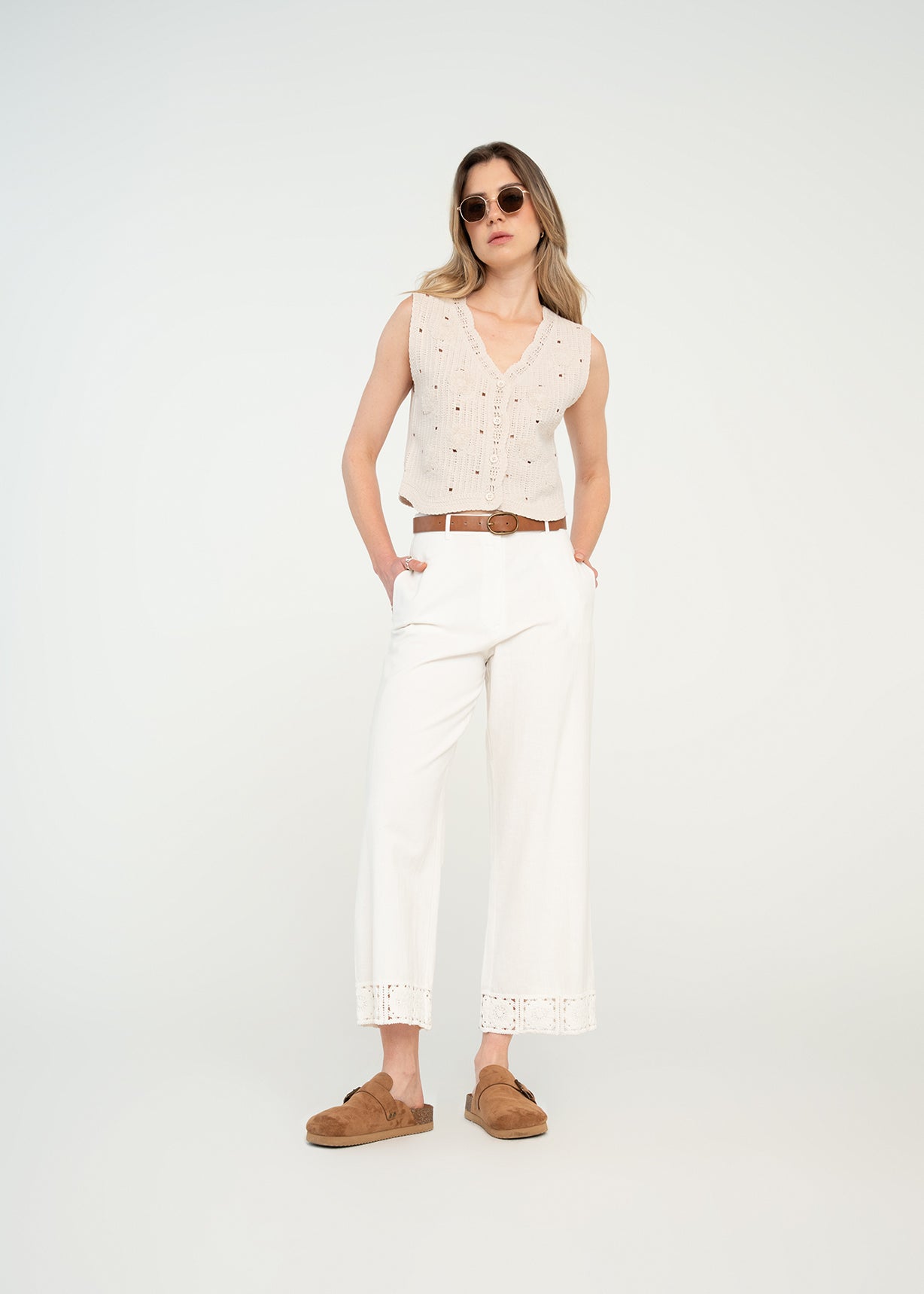 Pantalón Wide Leg Long tiro alto con detalles desagujados en ruedo - Crudo 14_431H009_CRU111001_3