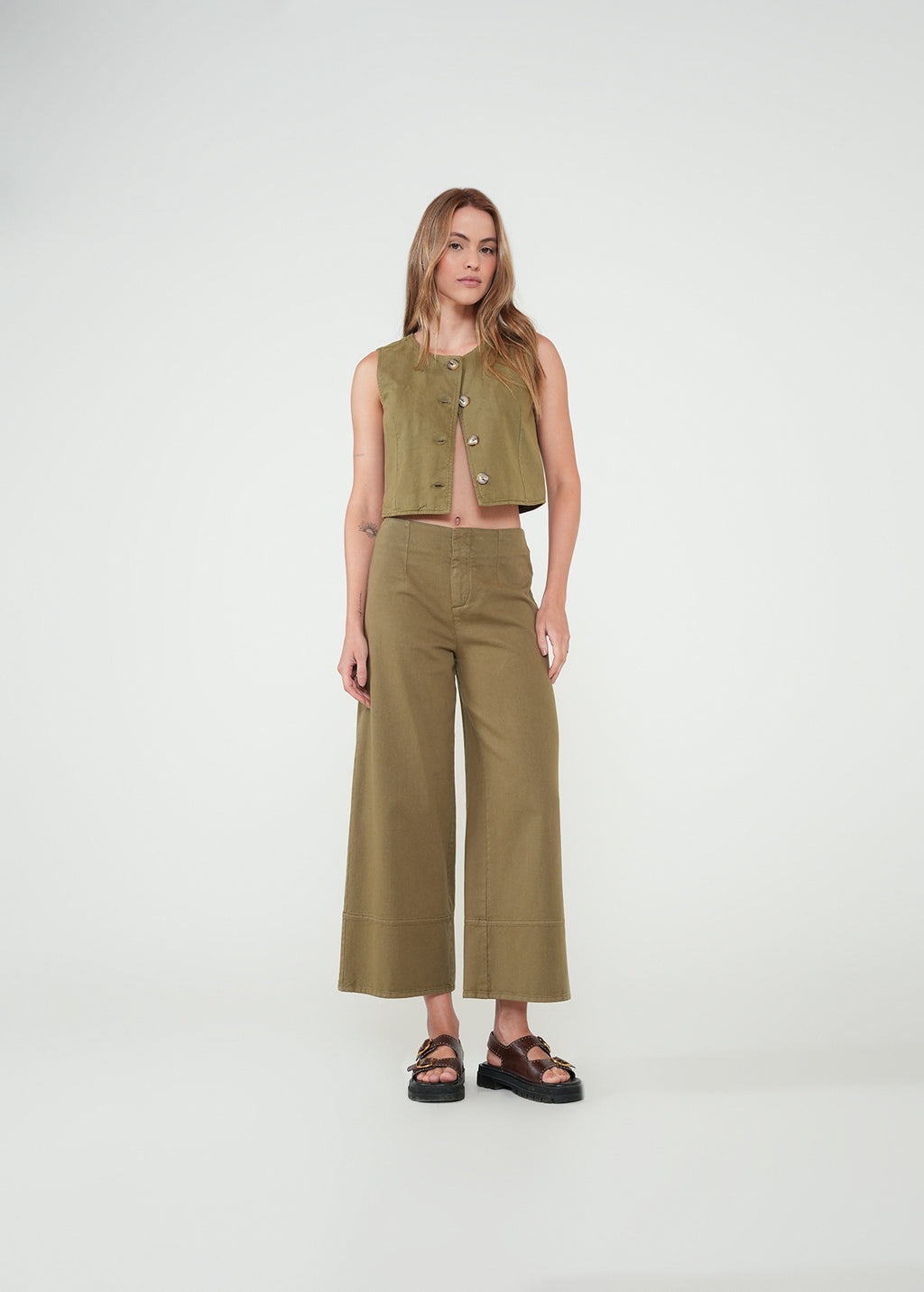 Pantalón Wide Leg con prenses - Verde 14_432H301_VER170517_3