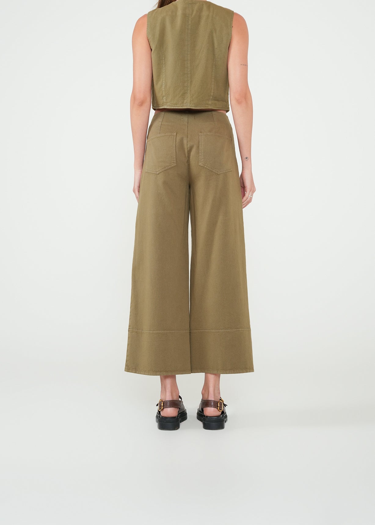 Pantalón Wide Leg con prenses - Verde 14_432H301_VER170517_7