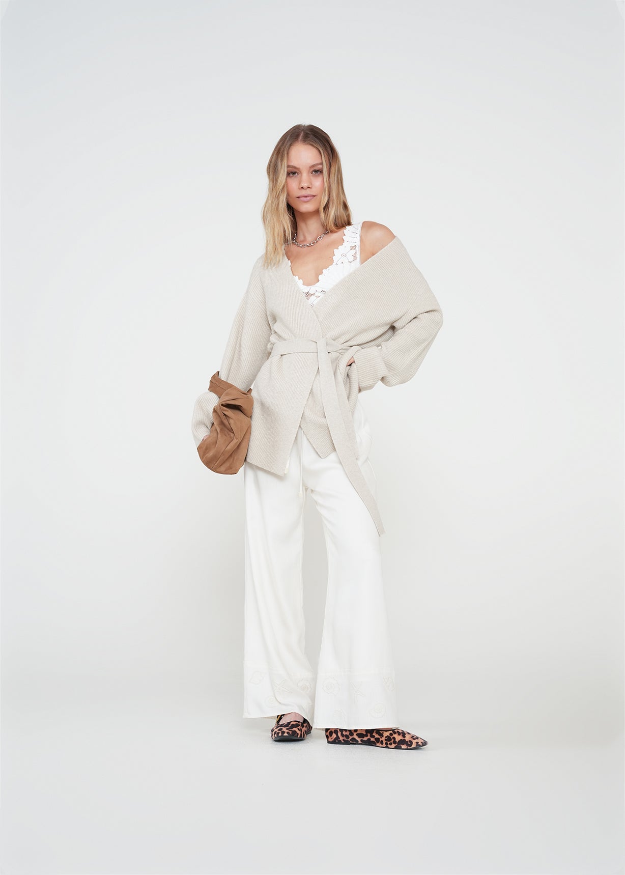 Pantalón Wide Leg con bordado marino - Crudo 14_432H344_CRU110605_3