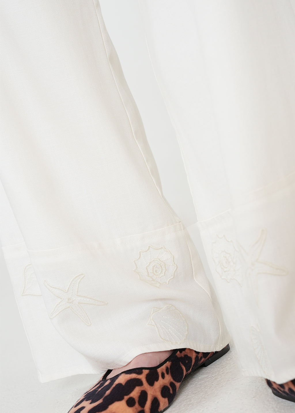 Pantalón Wide Leg con bordado marino - Crudo 14_432H344_CRU110605_4