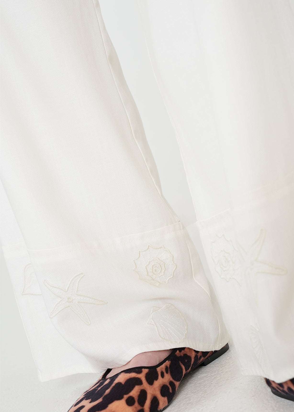 Pantalón Wide Leg con bordado marino - Crudo 14_432H344_CRU110605_4