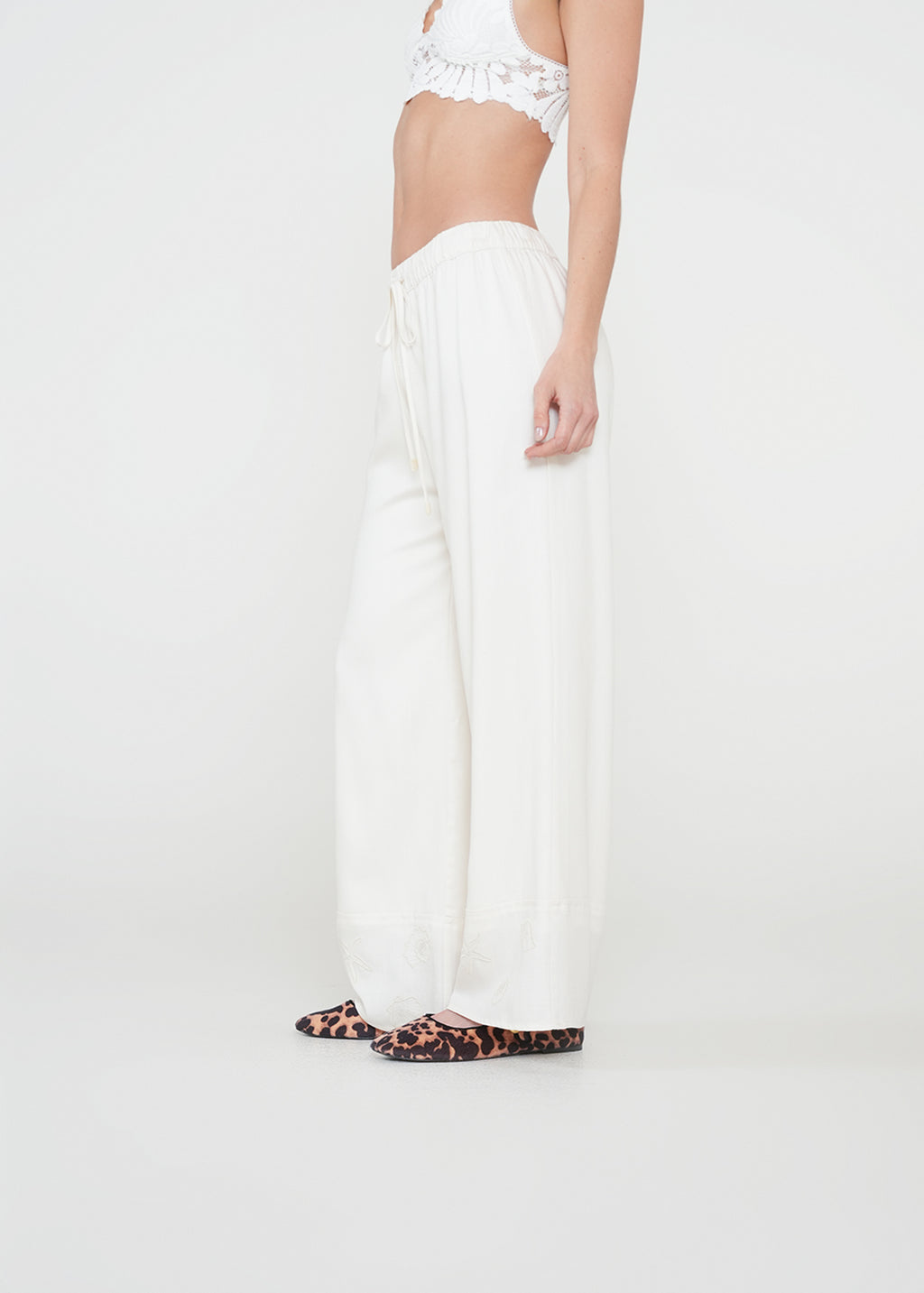 Pantalón Wide Leg con bordado marino - Crudo 14_432H344_CRU110605_5