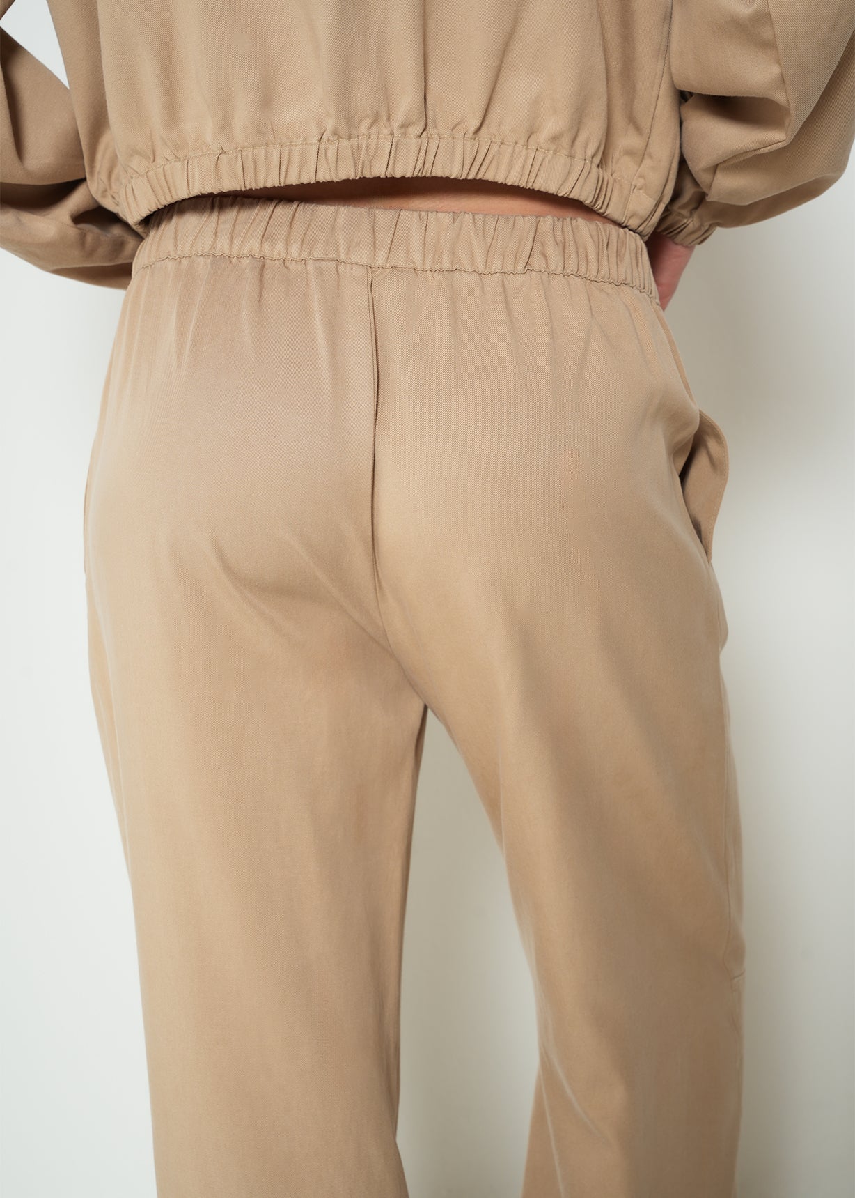 Pantalón straight tiro alto - Beige 14_432H387_BEI161010_6