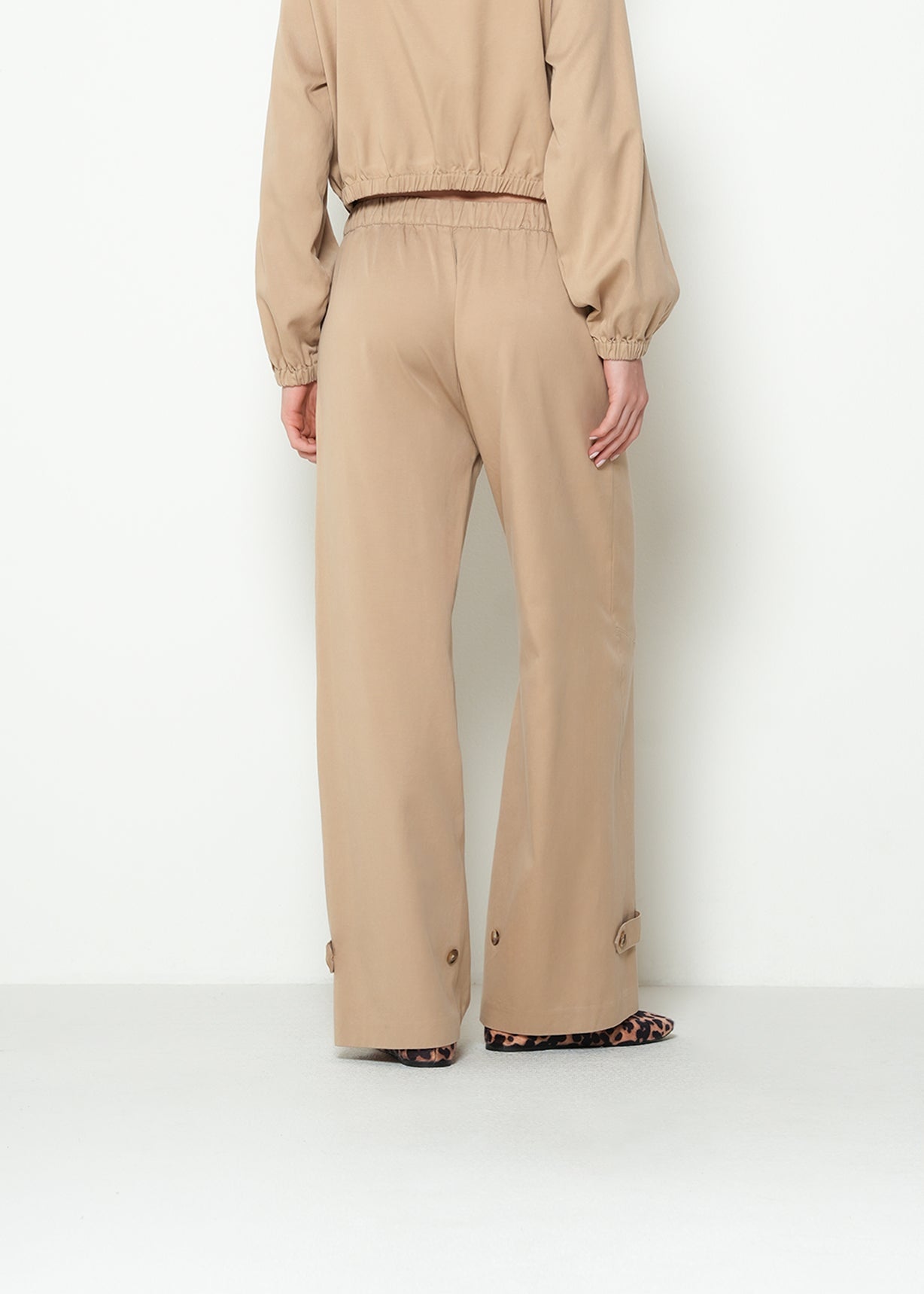Pantalón straight tiro alto - Beige 14_432H387_BEI161010_7