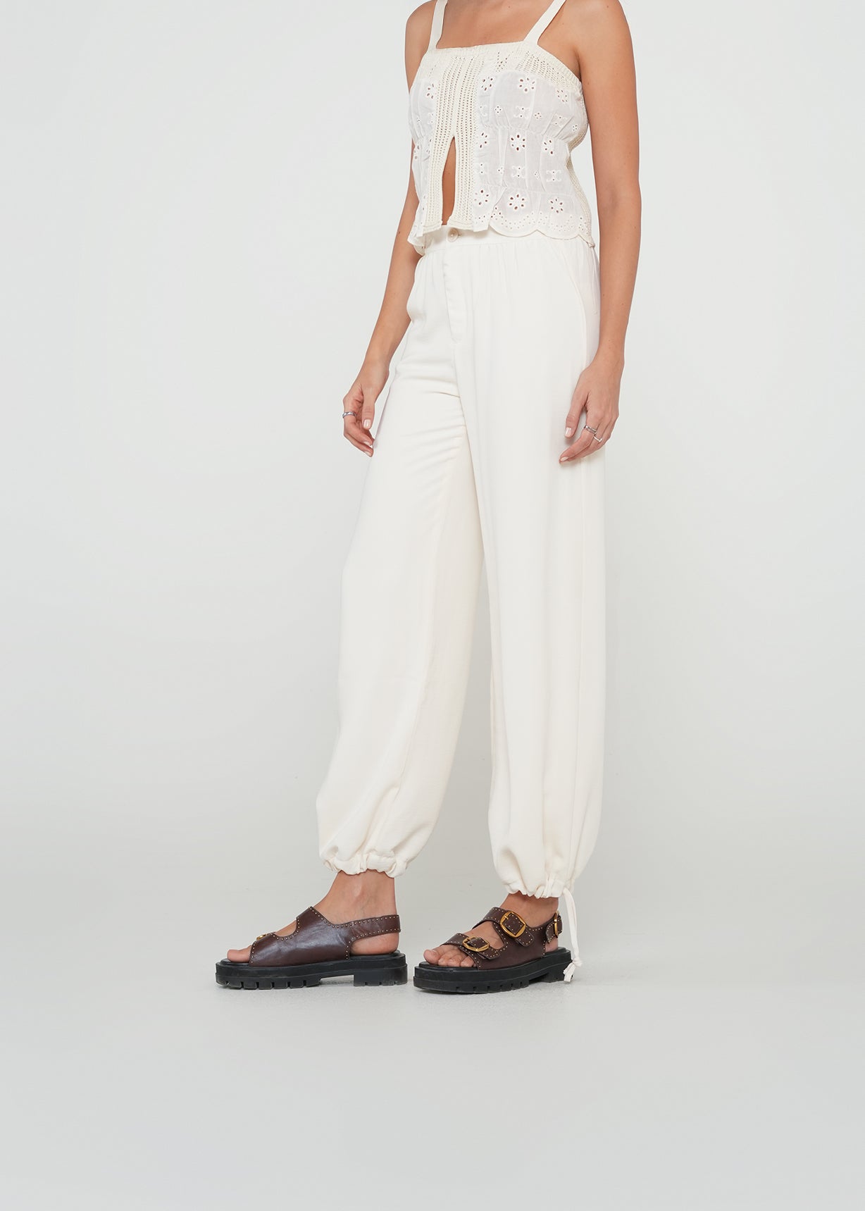 Pantalón Baggy con ajuste en bota - Blanco 14_432H398_BLA120601_5