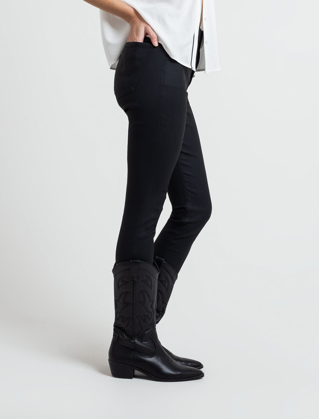 Pantalón Skinny fit - Negro 14_433F320_NEG193909_0