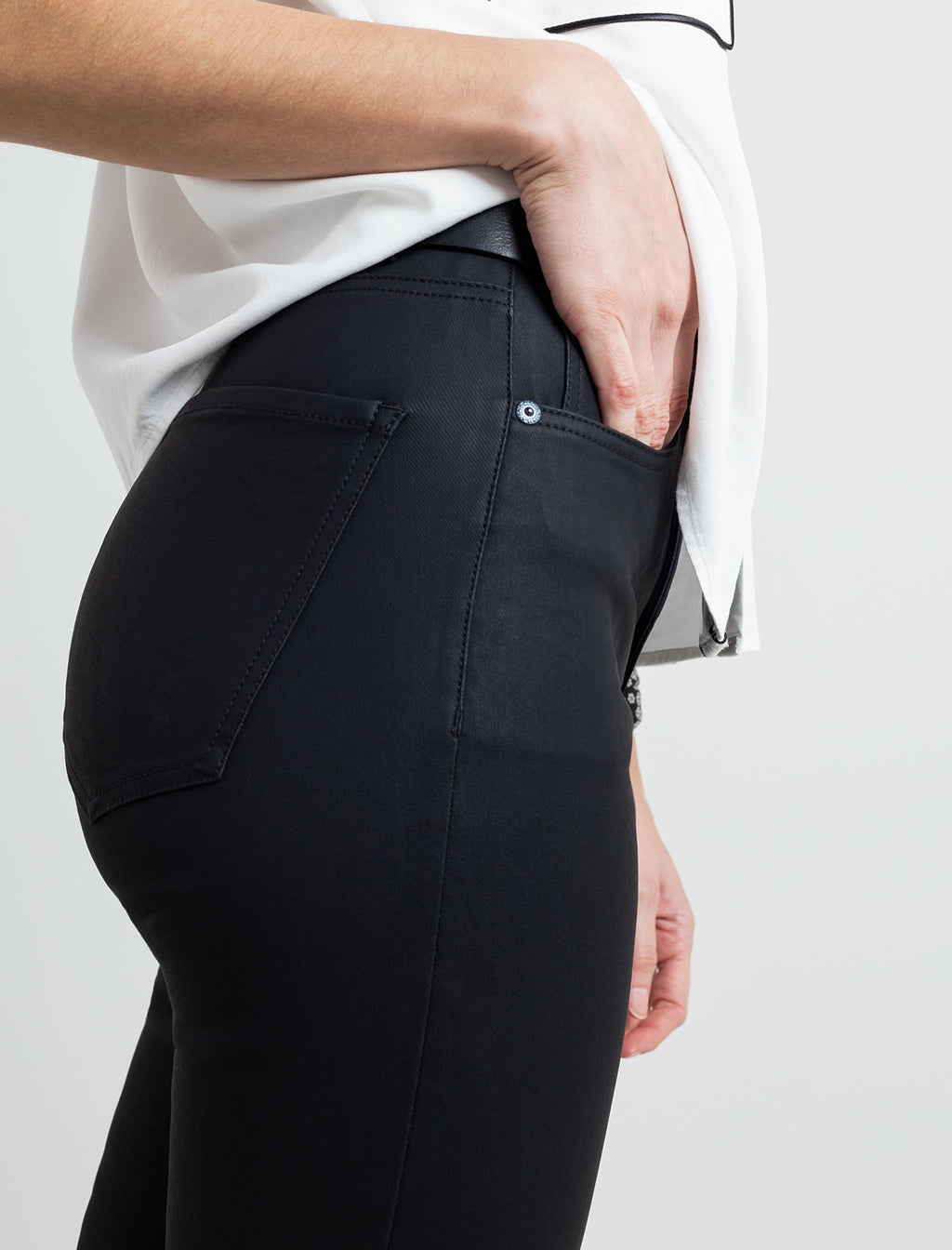 Pantalón Skinny fit - Negro 14_433F320_NEG193909_4