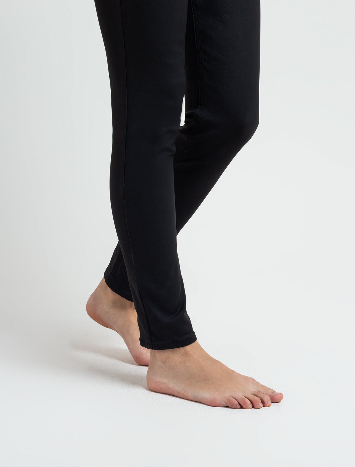 Pantalón Skinny fit - Negro 14_433F320_NEG193909_6