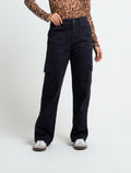 Pantalón Straight tipo cargo - Negro 14_433F355_NEG193909_0
