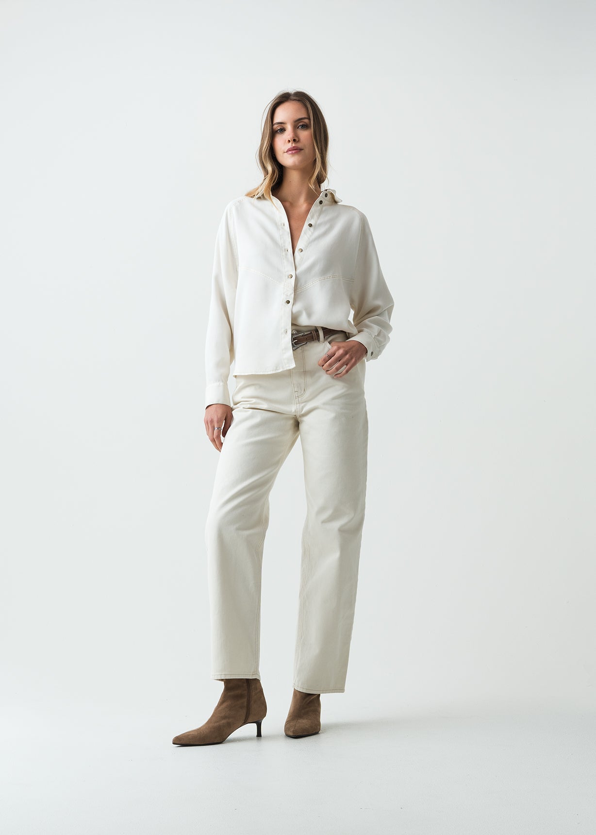 Pantalón Straight tiro alto - Crudo 14_433G335_CRU110605_5