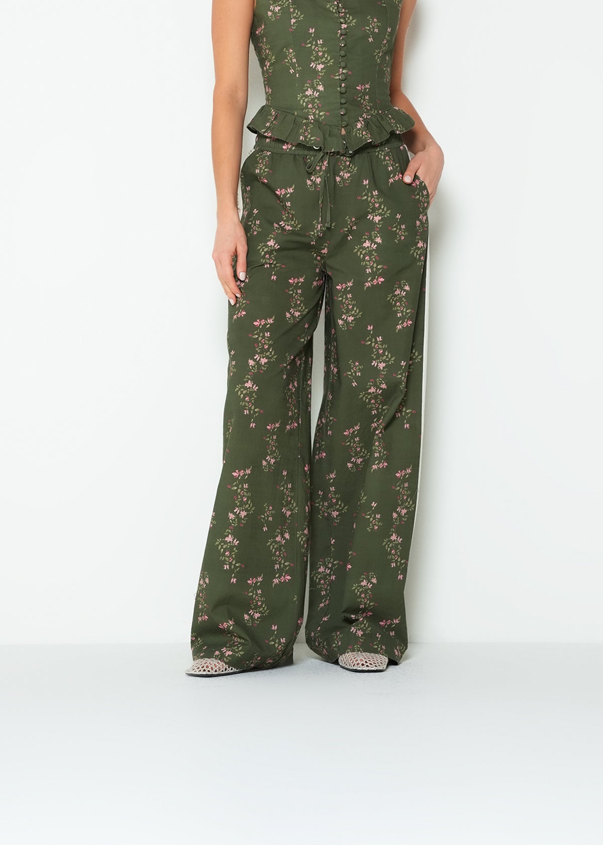 Pantalón wide leg tiro medio floral - Verde 14_433H321_VER180724_0