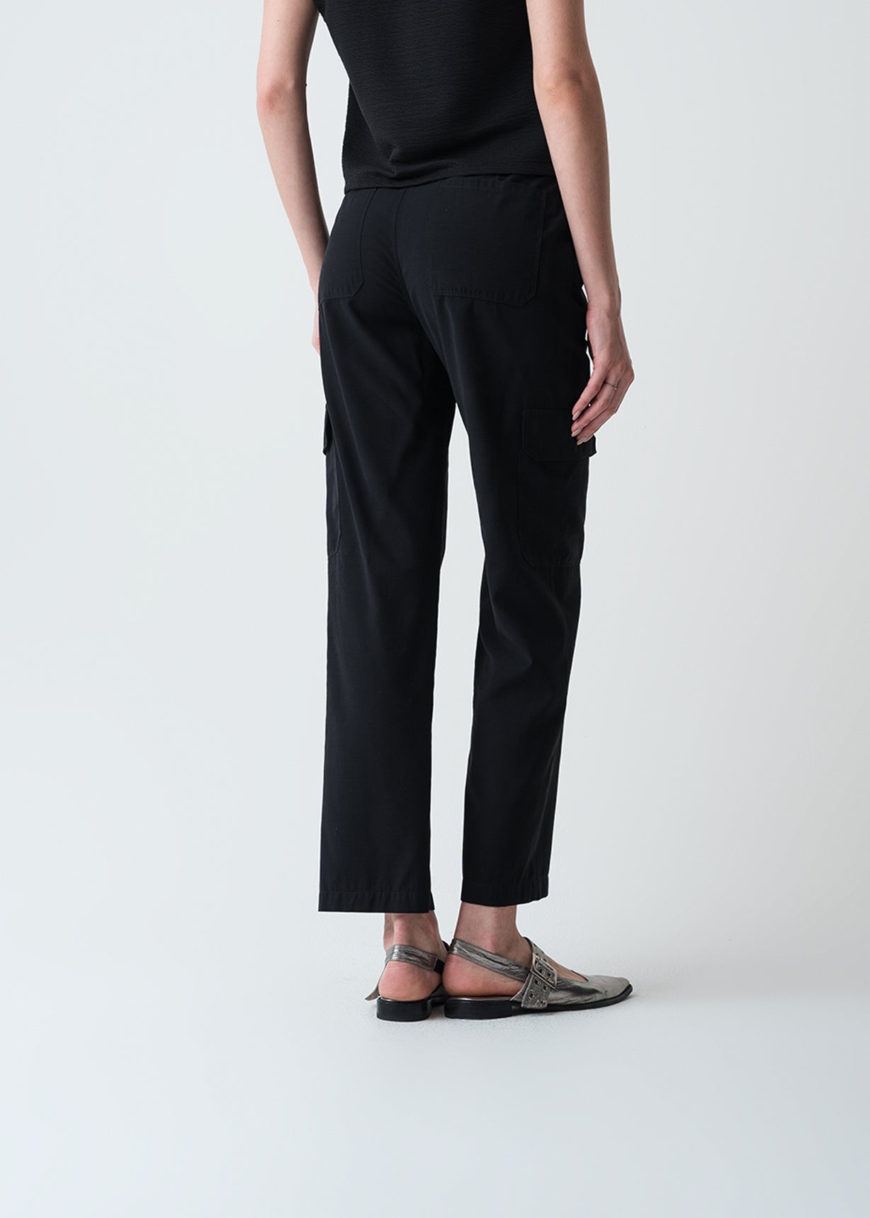 Pantalón Straight tiro alto - Negro 14_435G352_NEG193909_7