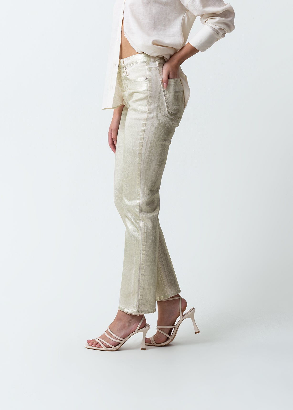 Pantalón con efecto metalizado - Beige 14_439F302_BEI131012_5