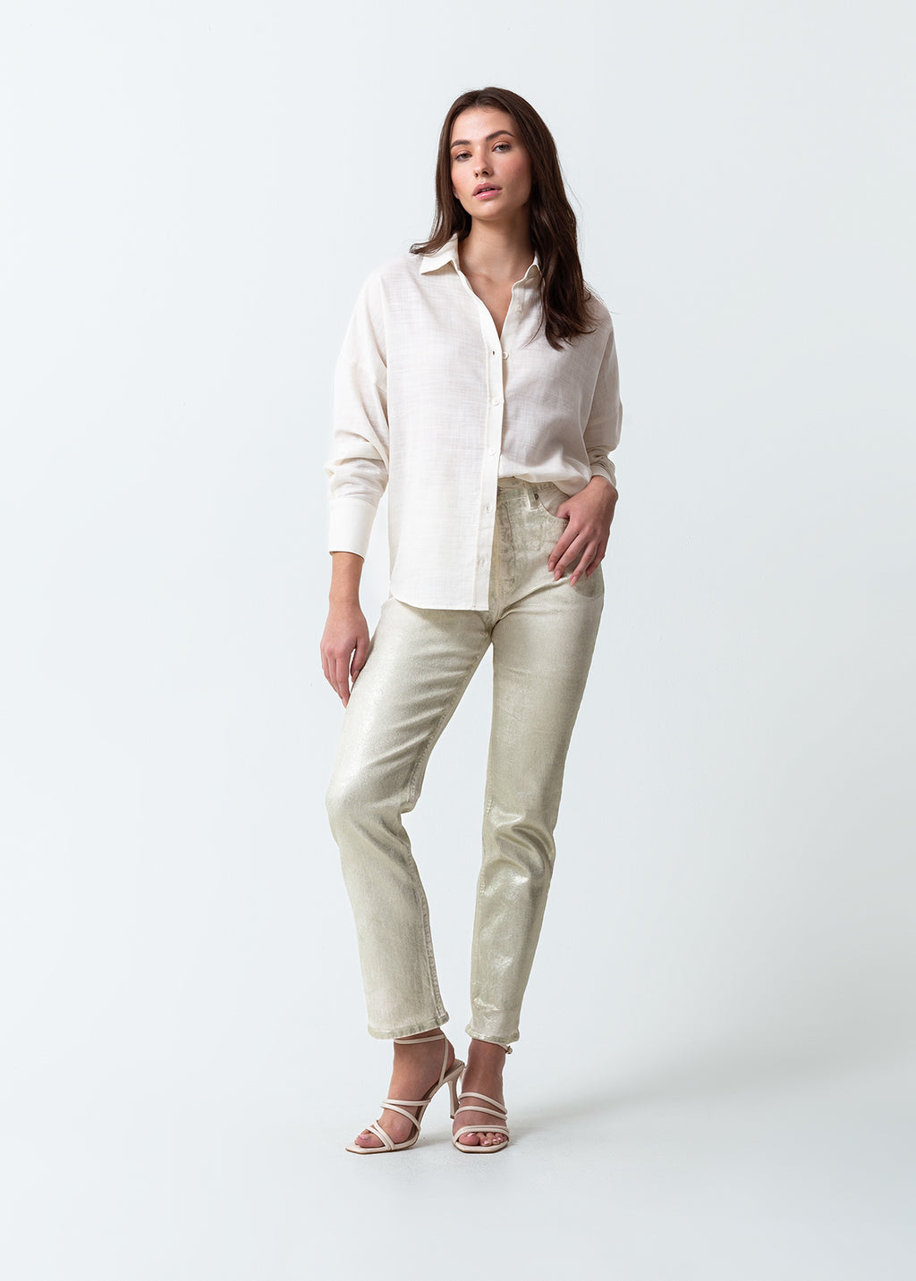 Pantalón con efecto metalizado - Beige 14_439F302_BEI131012_6