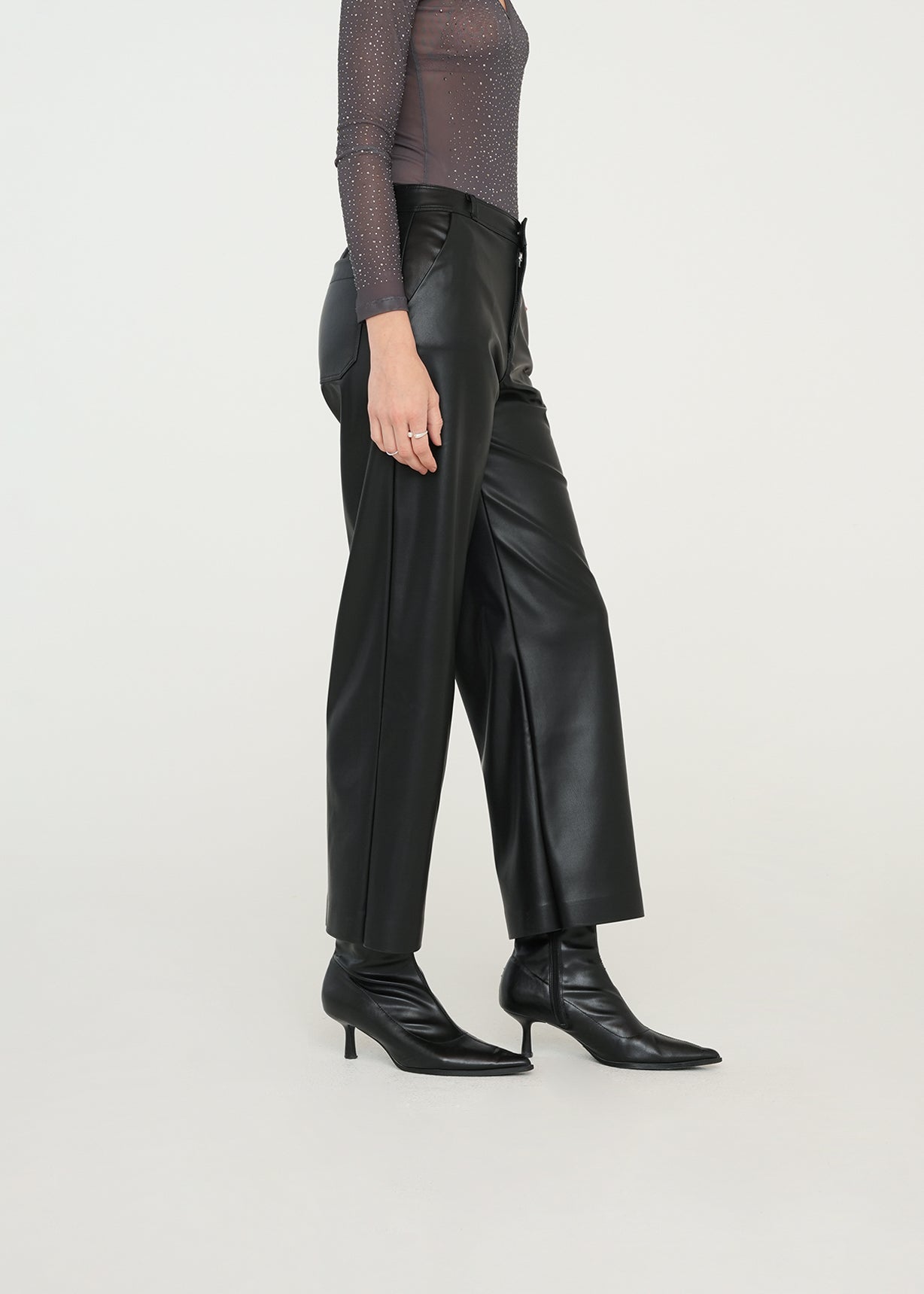 Pantalón Wide Leg efecto cuero - Negro 14_439G307_NEG193909_3