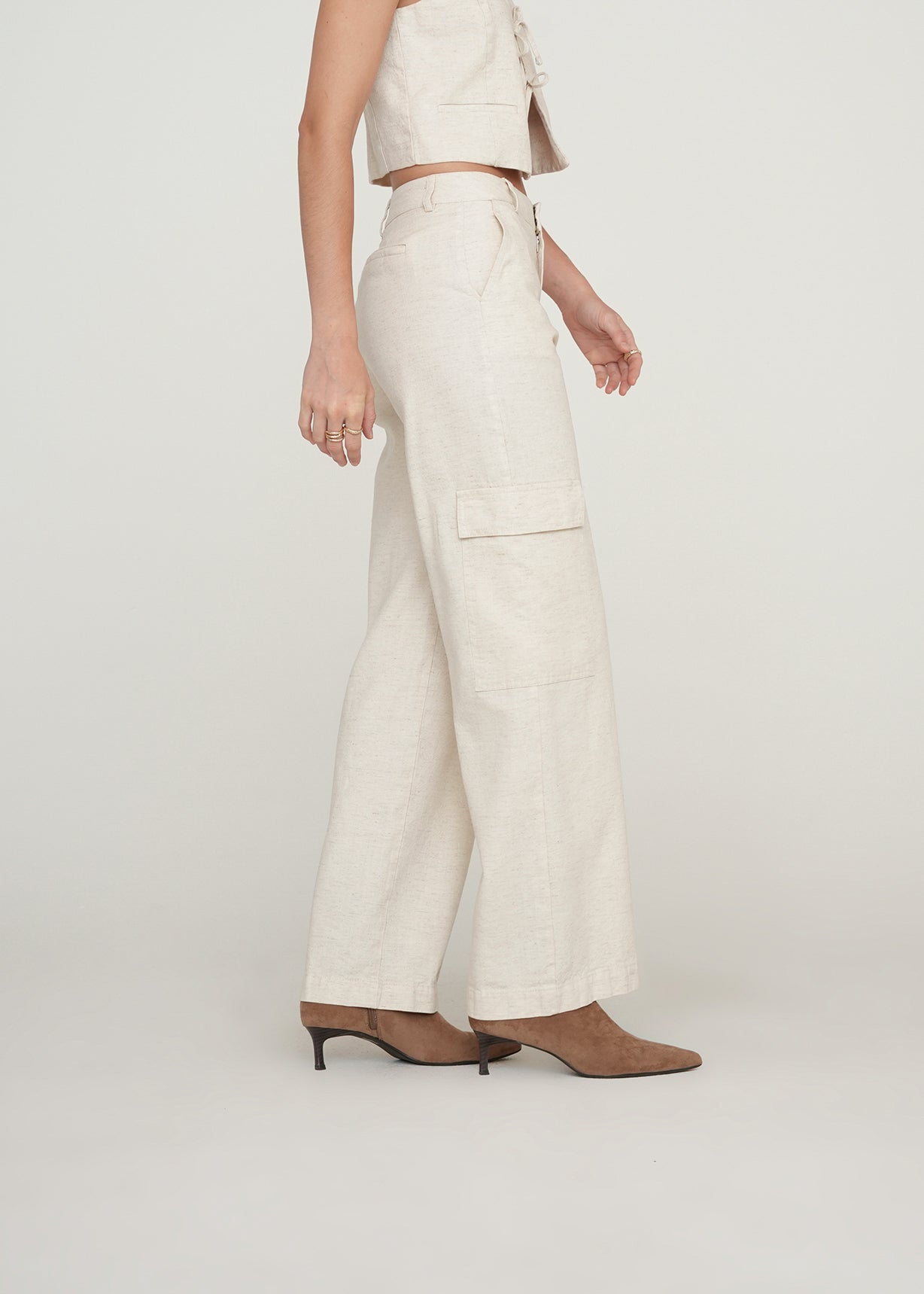 Pantalón Wide Leg tipo cargo - Crudo 14_439G309_CRU135304_5