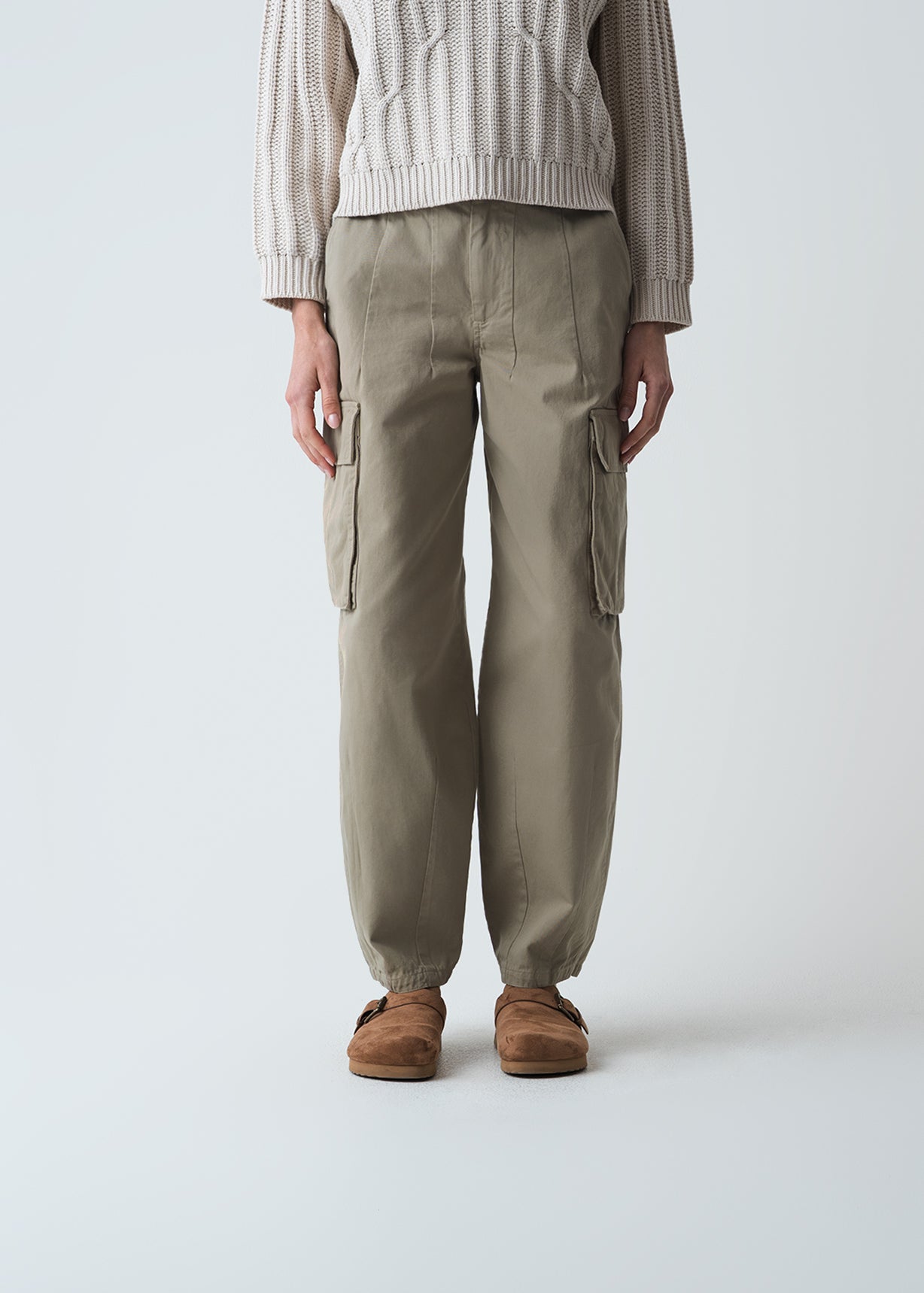 Pantalón Barrel tipo cargo - Gris 14_439G313_GRI171107_0