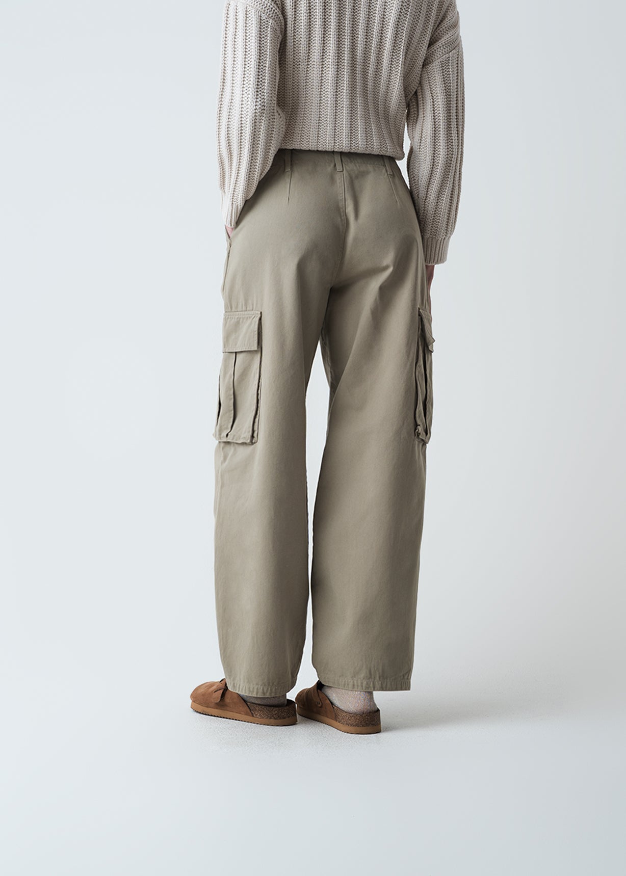 Pantalón Barrel tipo cargo - Gris 14_439G313_GRI171107_5