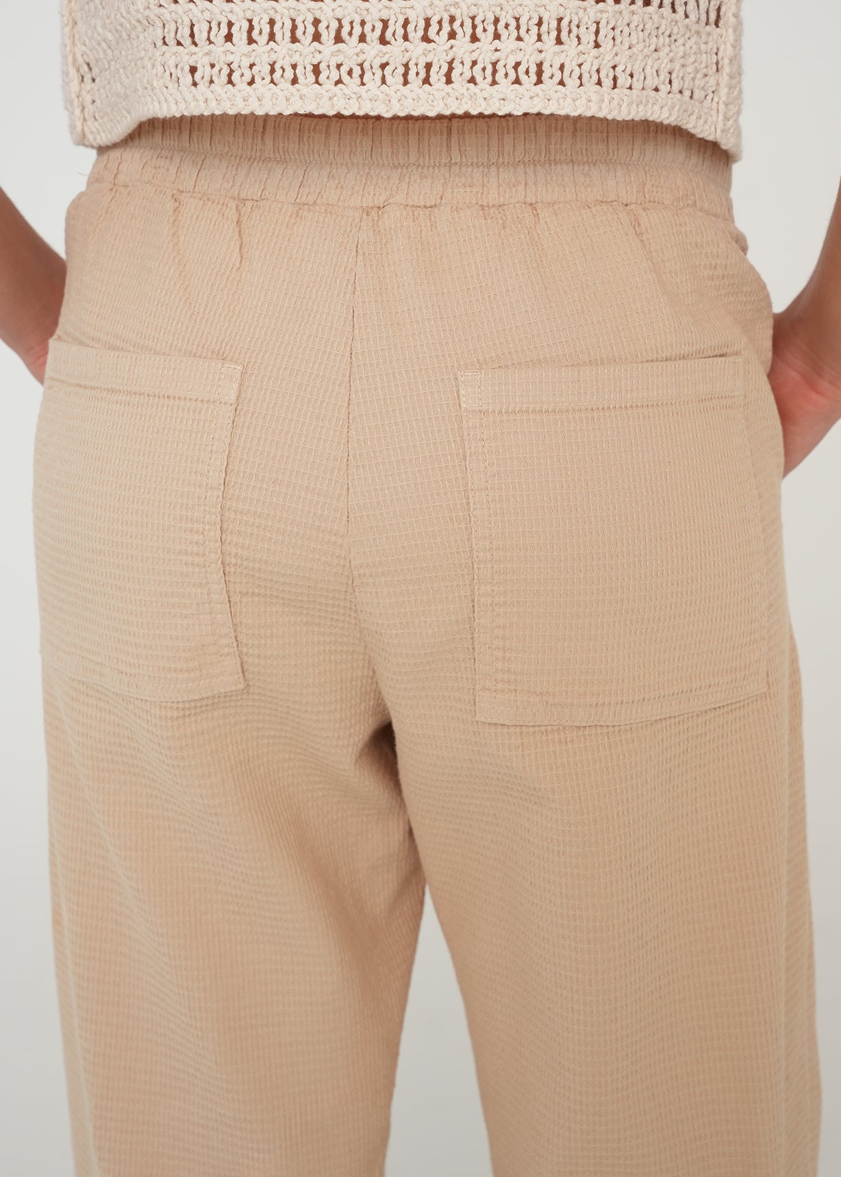 Pantalón Straight tiro medio - Beige 14_439G352_BEI151307_6
