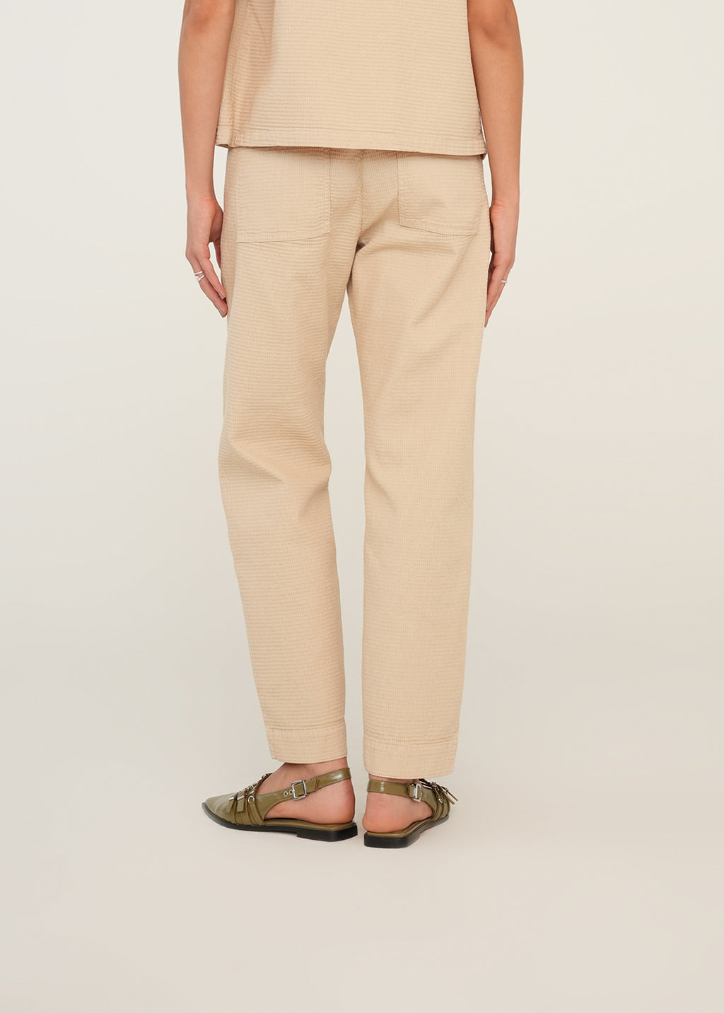 Pantalón Straight tiro medio - Beige 14_439G352_BEI151307_7