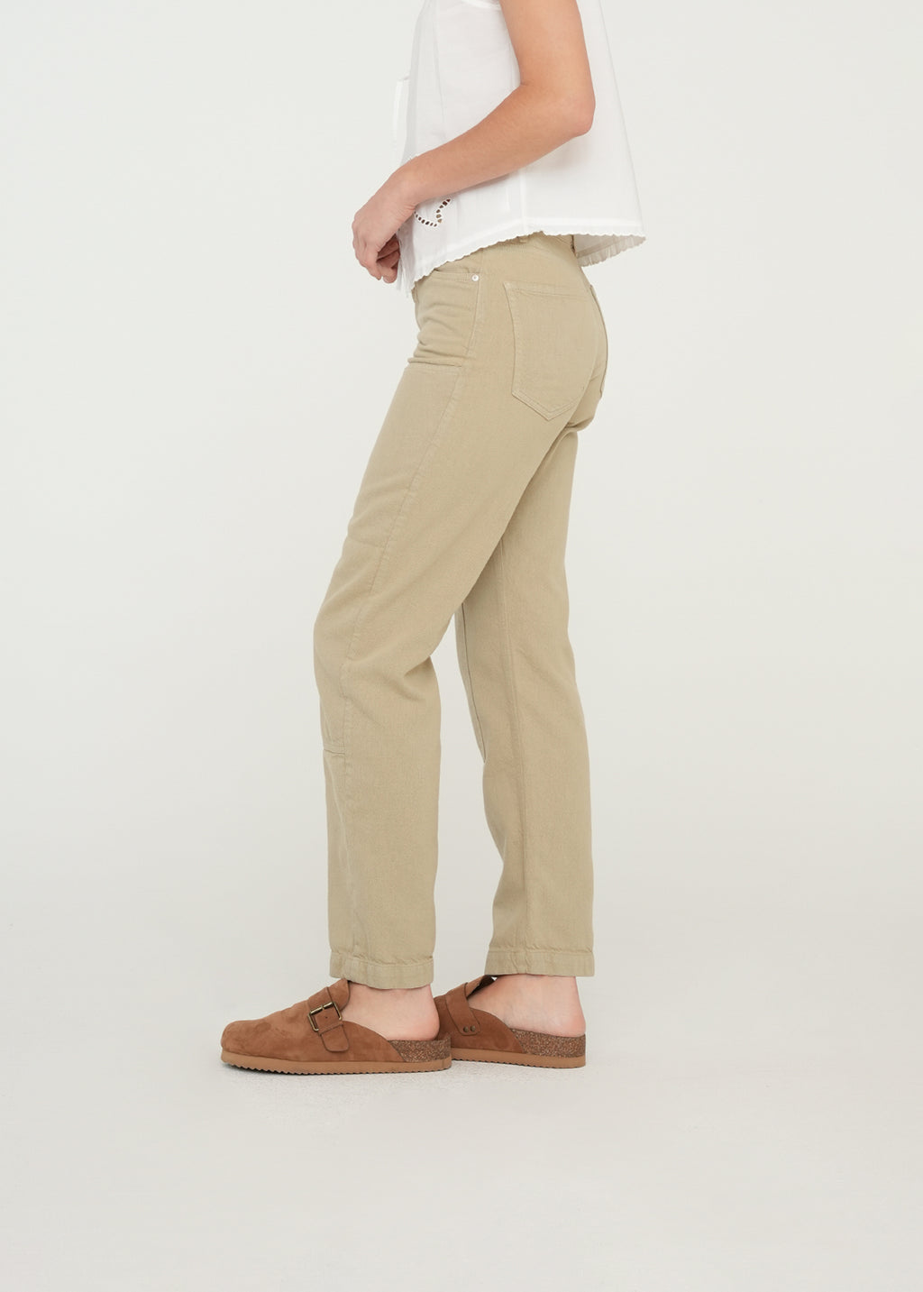 Pantalón Straight con parches - Gris 14_439G353_GRI160613_3