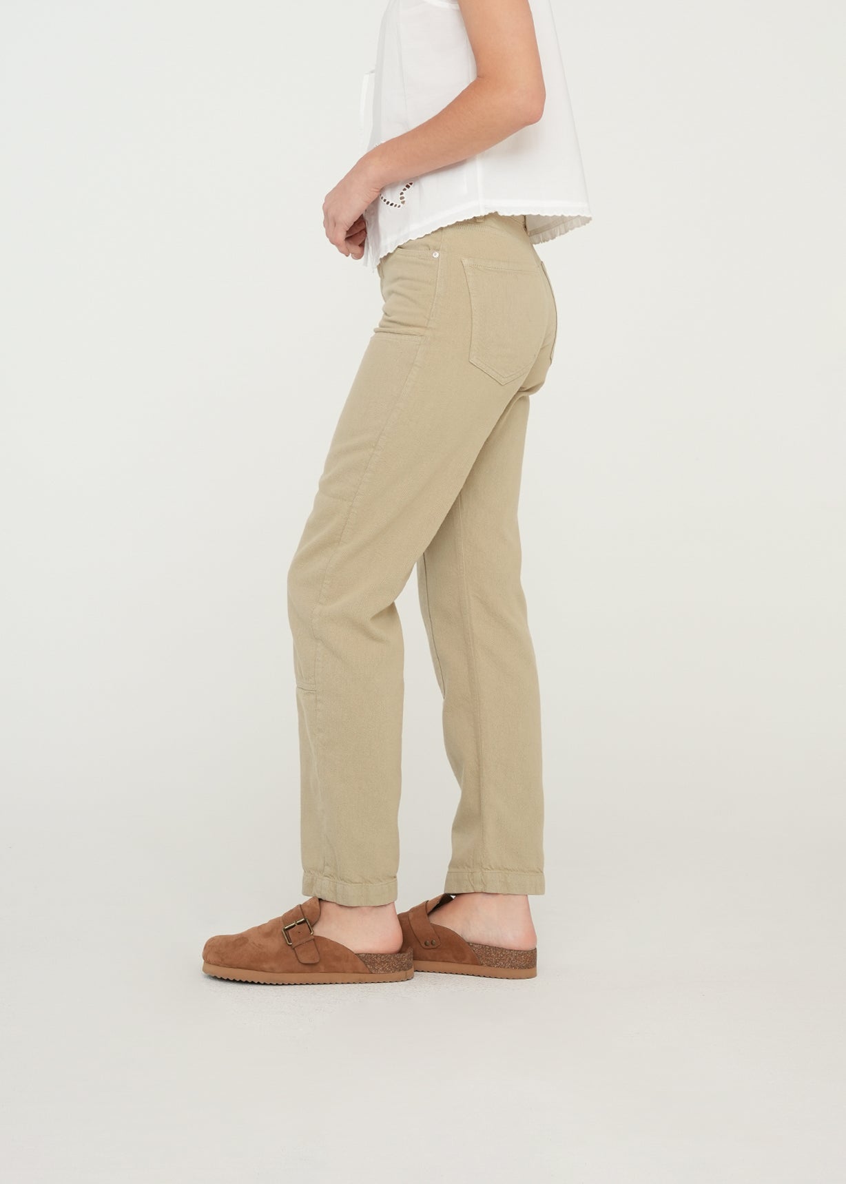 Pantalón Straight con parches - Gris 14_439G353_GRI160613_3