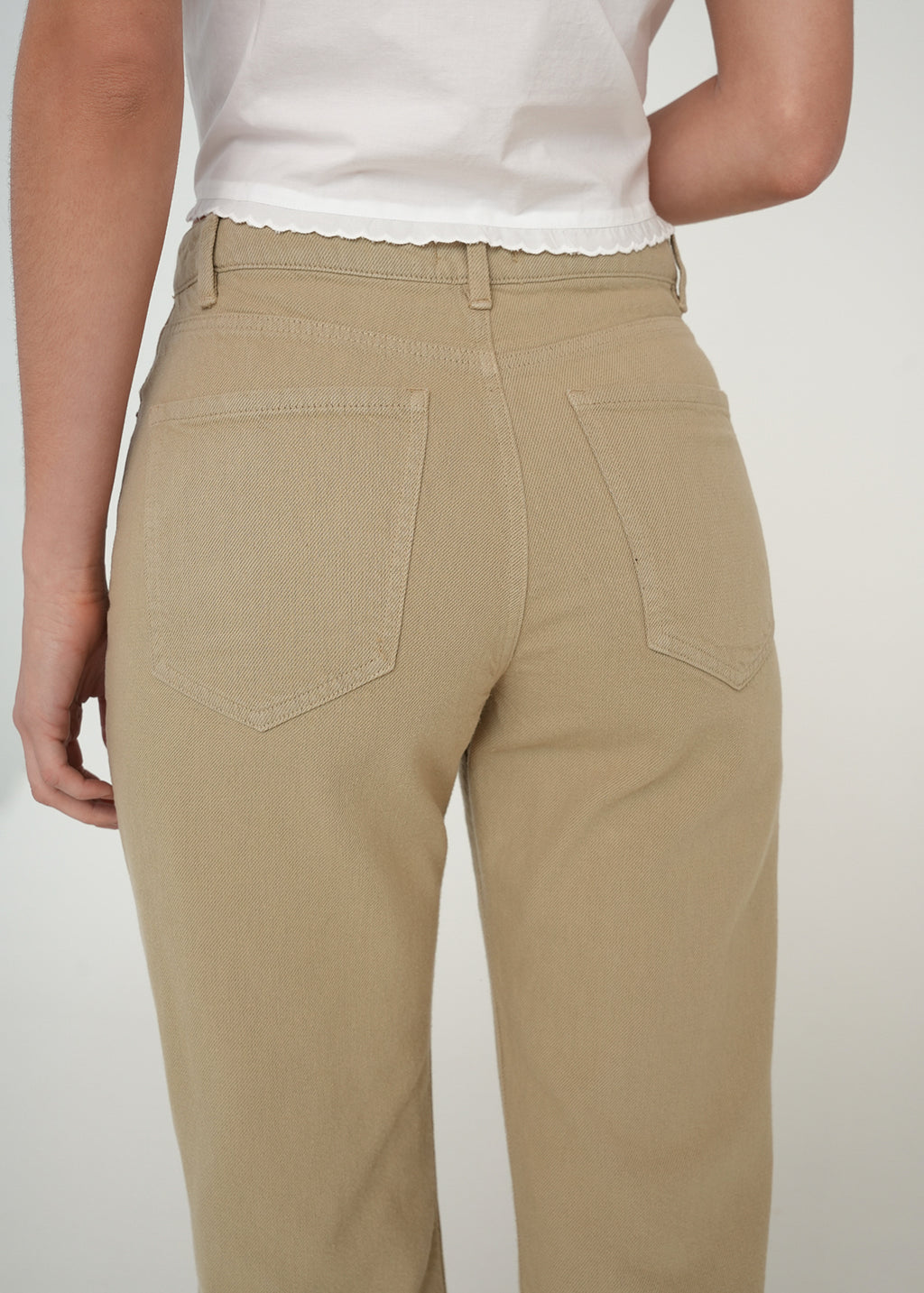Pantalón Straight con parches - Gris 14_439G353_GRI160613_6