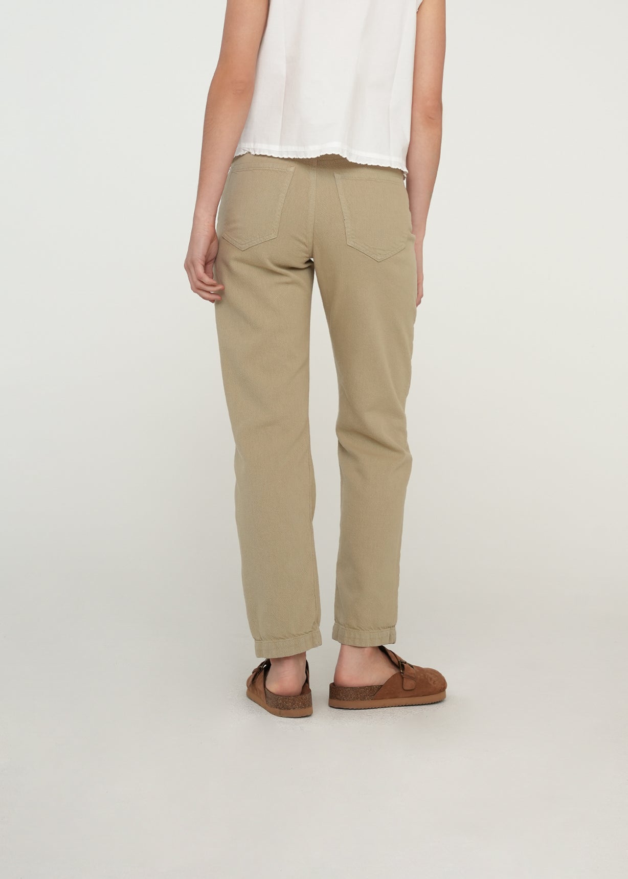Pantalón Straight con parches - Gris 14_439G353_GRI160613_7