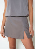 Short ajustado corto abertura - Gris 14_453H329_GRI181210_0