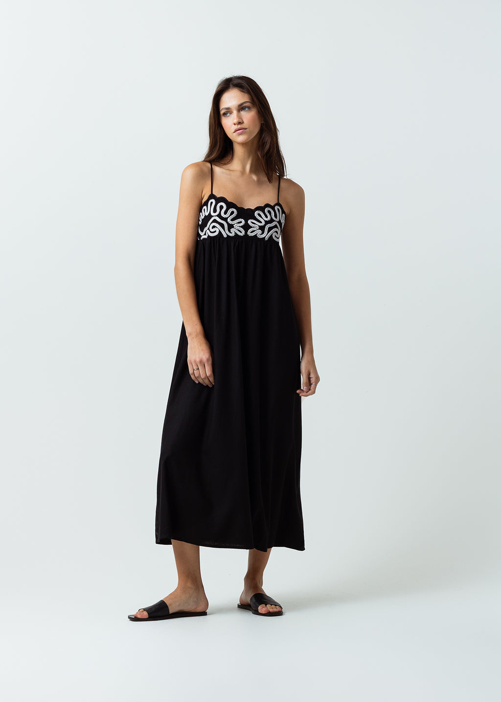 Vestido largo con detalle bordado para los fines de semana - Negro 14_472G306_NEG193909_0