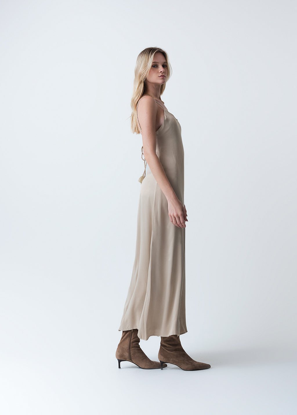 Vestido con cargaderas trenzadas - Beige 14_473G384_BEI131012_6