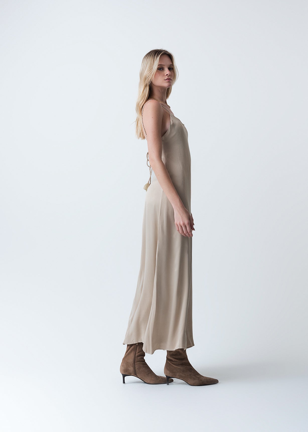 Vestido con cargaderas trenzadas - Beige 14_473G384_BEI131012_6